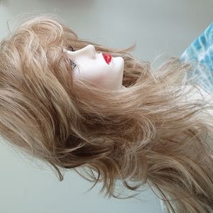FELICITY by Rene Of Paris in CREAMY TOFFEE WIG NWT